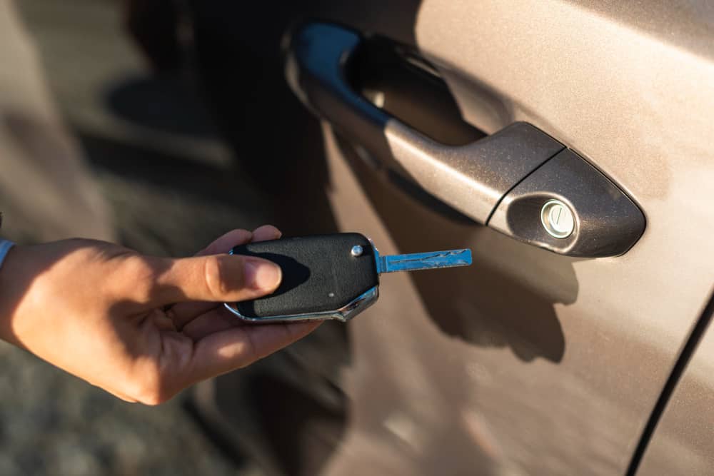 Top 5 Signs You Need a Car Key Locksmith